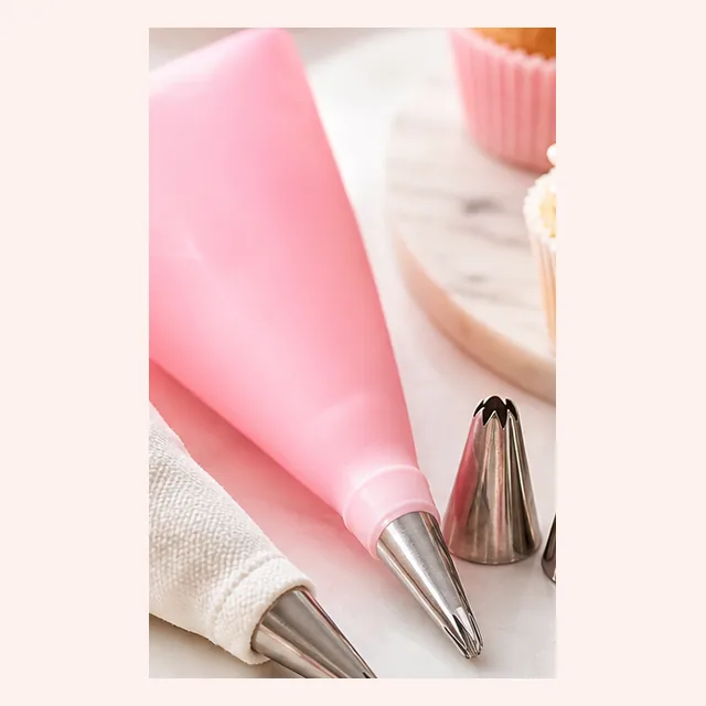 poche à douille silicone rose pour cupcakes
